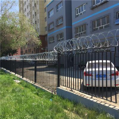 托里縣烏魯木齊二十二中學校刀片刺網(wǎng)施工案例